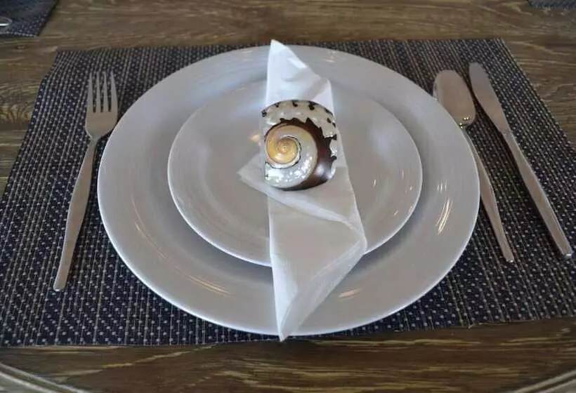 پانسیون Oceans Drift Guest House   Adults Only