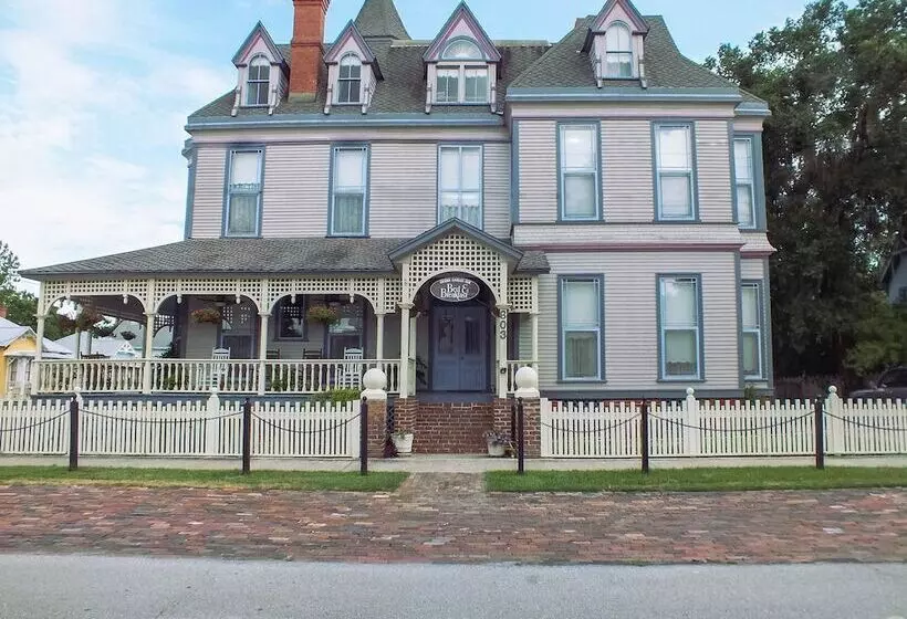 Grand Gables Inn Bed & Breakfast