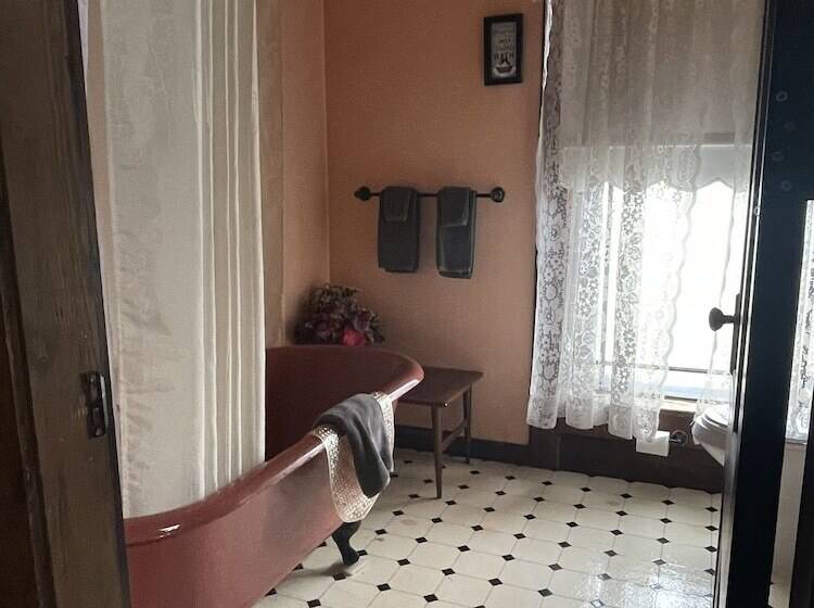 Grand Gables Inn Bed & Breakfast