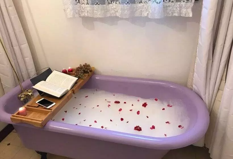 Grand Gables Inn Bed & Breakfast