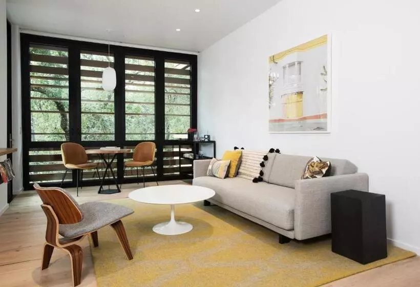 Hotelli Harmon Guest House