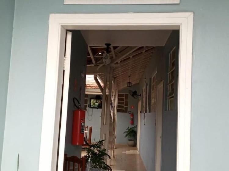 Pensió A Pousada Pindamonhangaba