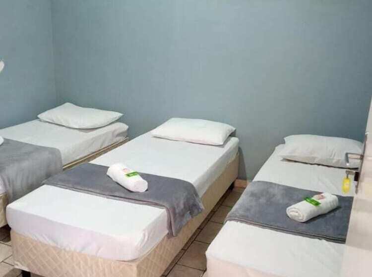 Pensió A Pousada Pindamonhangaba