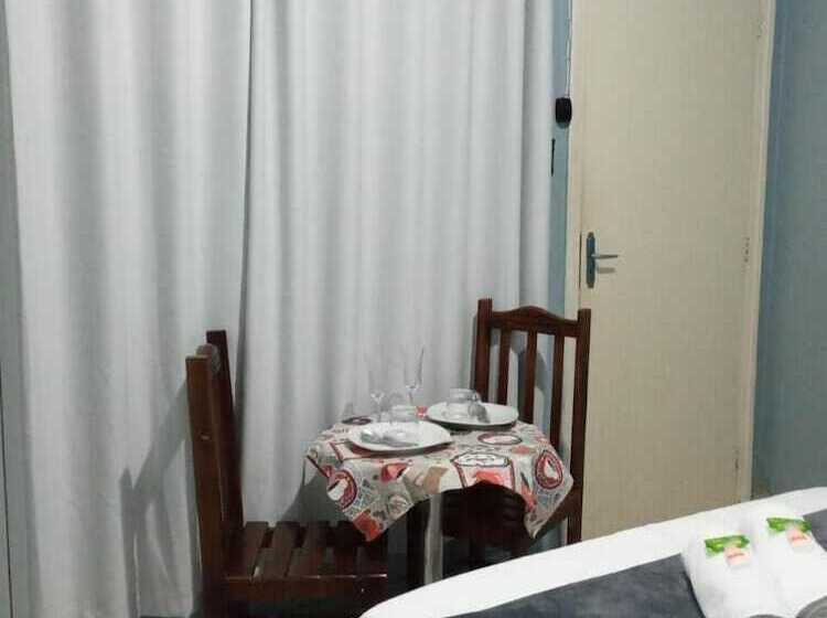 Pensió A Pousada Pindamonhangaba