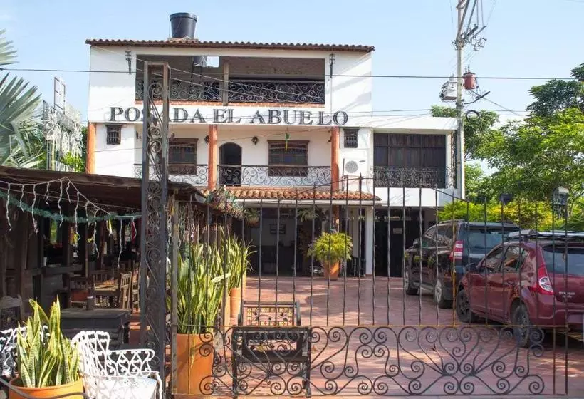 ペンション Posada El Abuelo