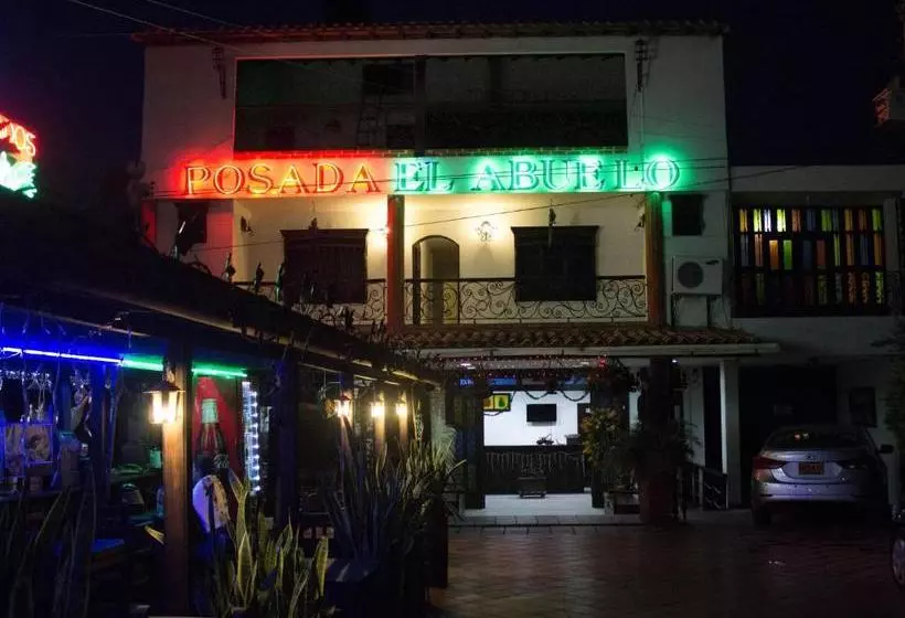 ペンション Posada El Abuelo