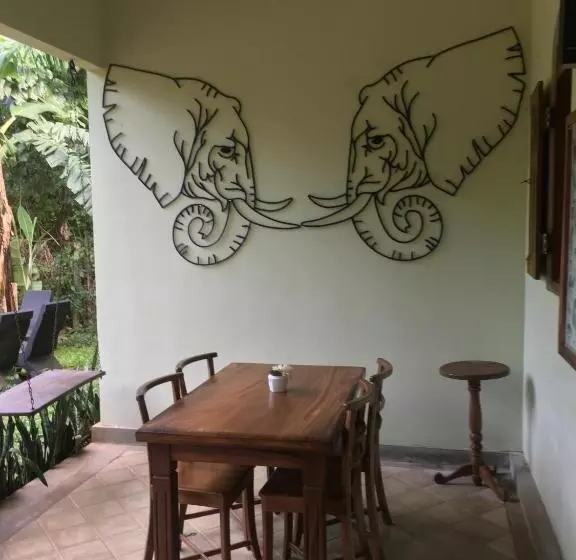 پانسیون Owls Nest