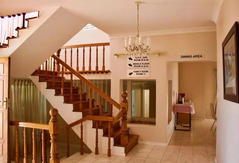 پانسیون Pentagon Guesthouse