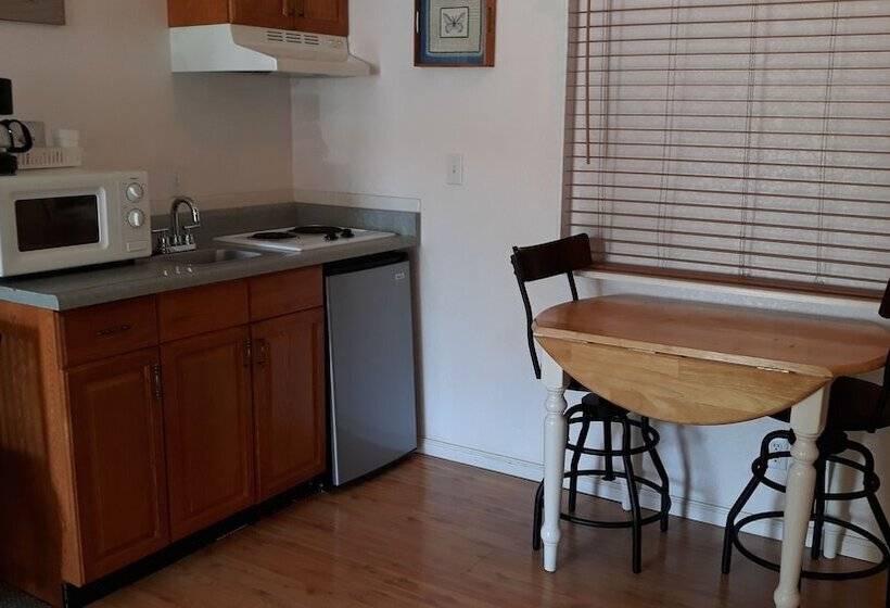 מוטל Columbine Inn