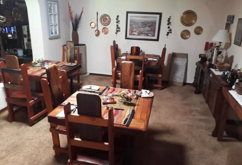 ペンション Khokha Moya Guesthouse