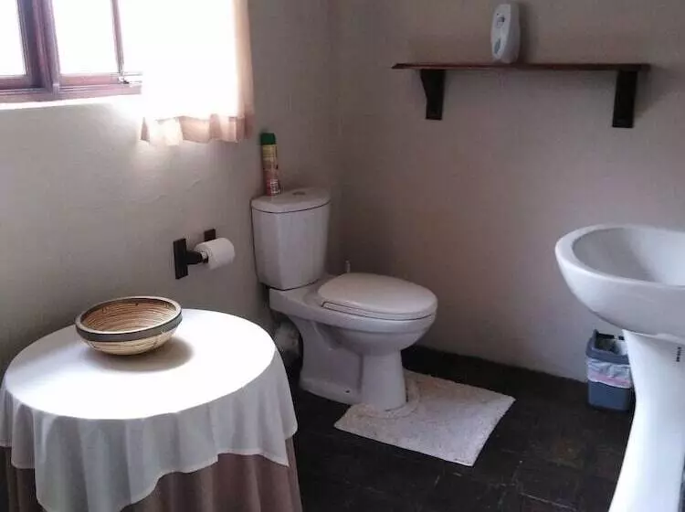 ペンション Khokha Moya Guesthouse