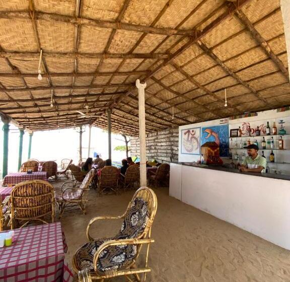 אתר נופש Omkar Beach Bungalow