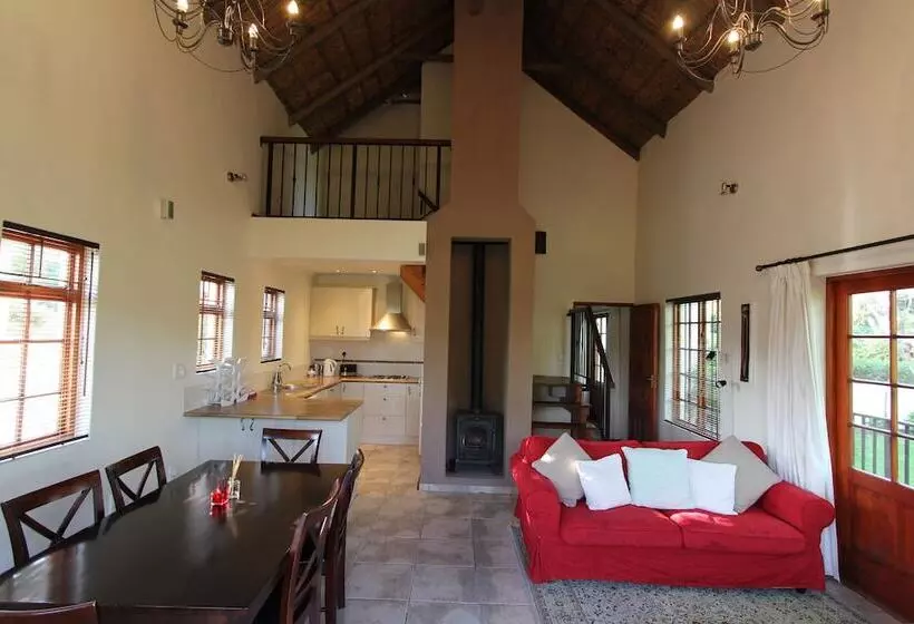 ペンション Acara Guesthouse & Cottages