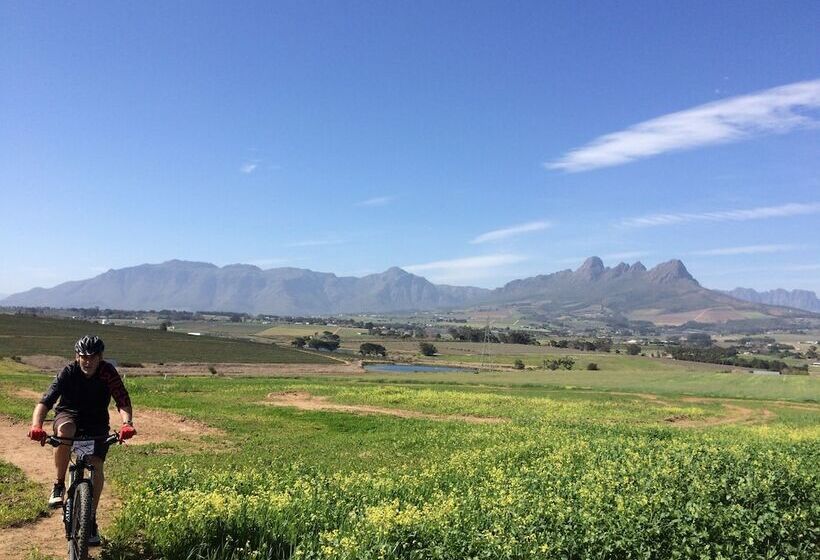 膳宿费 Acara Guesthouse & Cottages