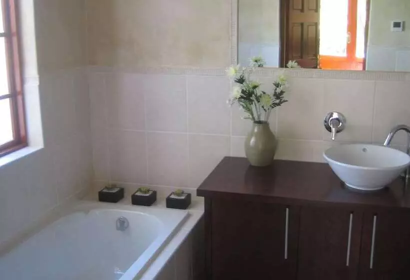 ペンション Acara Guesthouse & Cottages