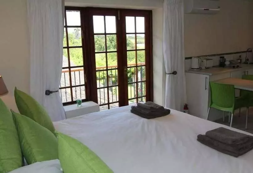 ペンション Acara Guesthouse & Cottages