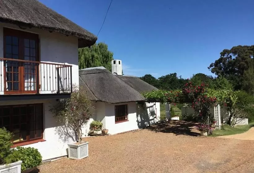 ペンション Acara Guesthouse & Cottages