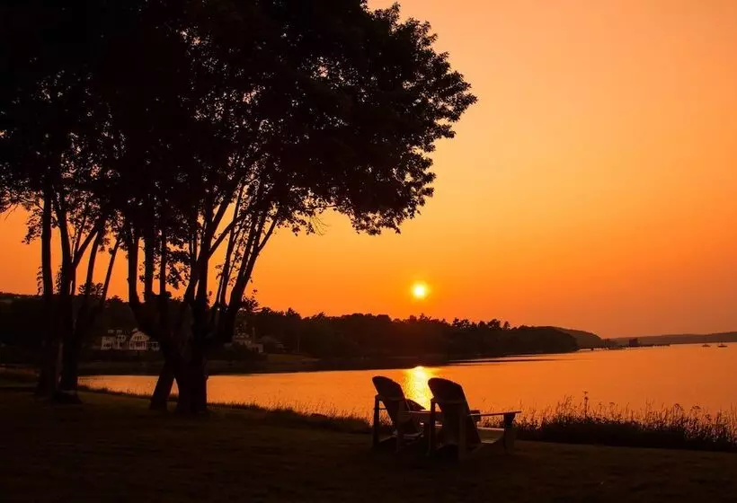 ユースホステル Saltair Inn Waterfront B&b