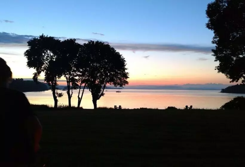ユースホステル Saltair Inn Waterfront B&b