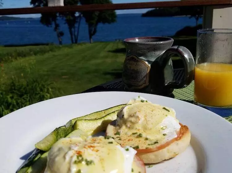ユースホステル Saltair Inn Waterfront B&b