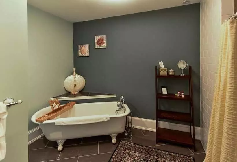 ユースホステル Saltair Inn Waterfront B&b