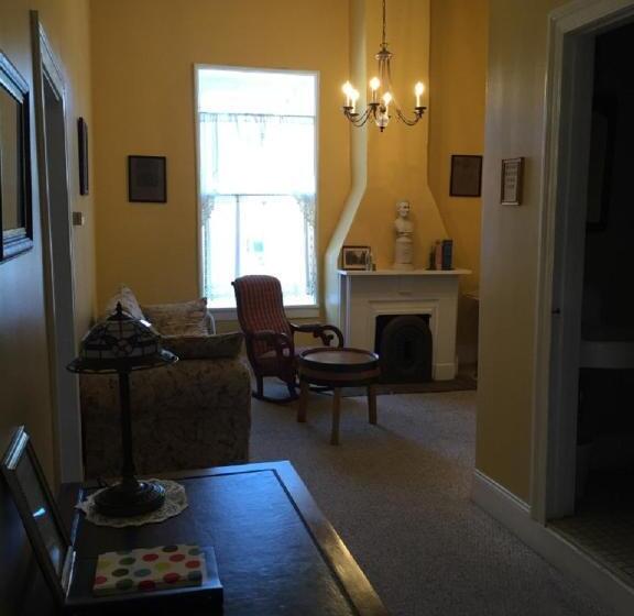 צימר Talbott Tavern And Inn