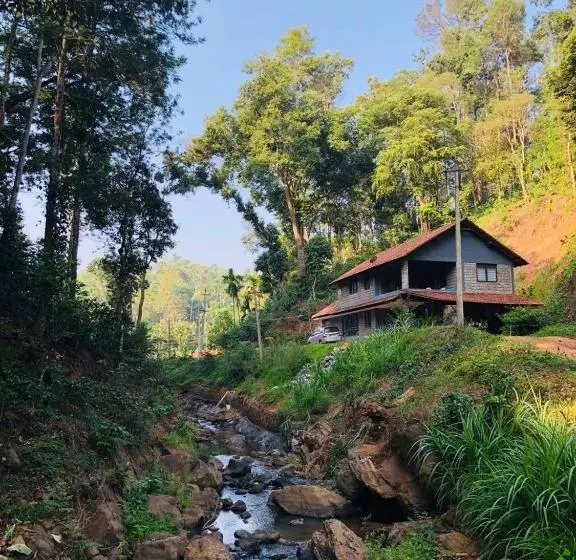 ホテル Kwality Estate