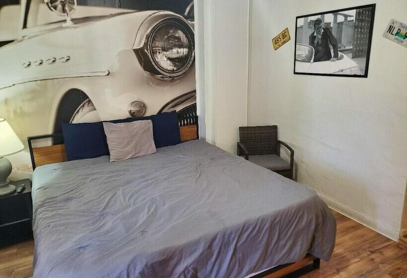 מוטל Brad's Desert Inn