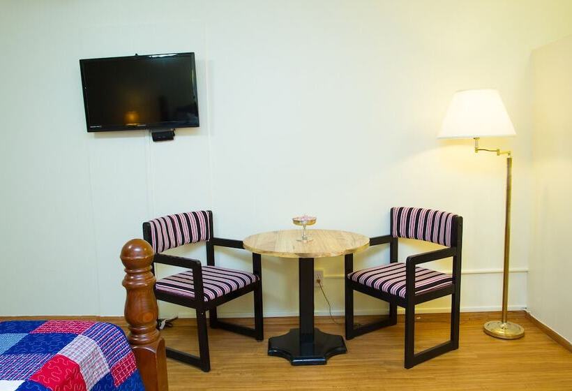 מוטל Brad's Desert Inn