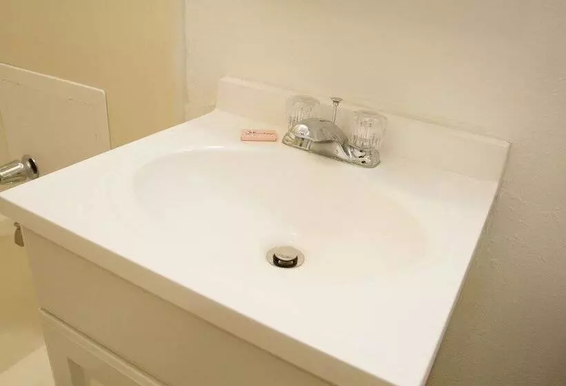 Motelli Brad's Desert Inn