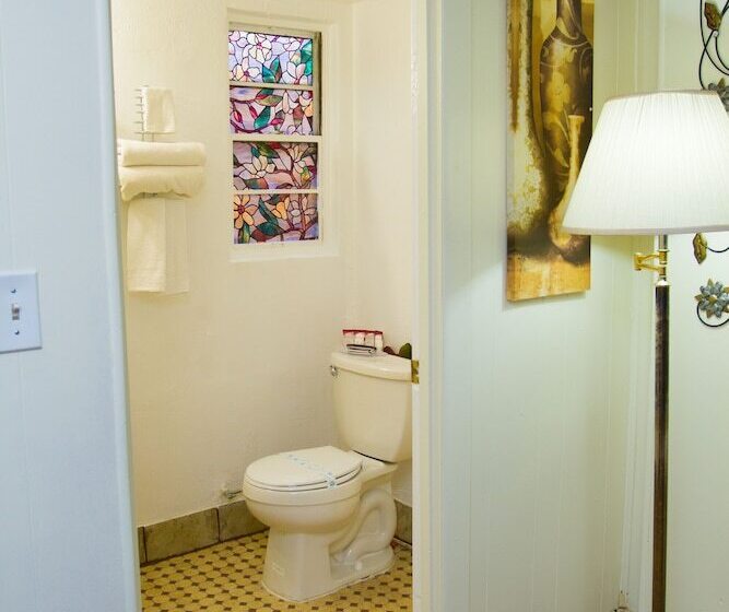 מוטל Brad's Desert Inn