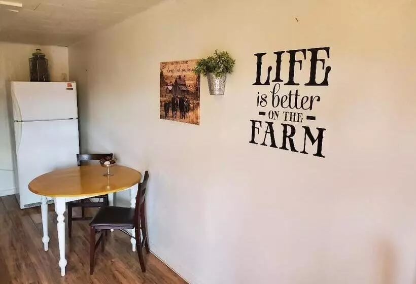 Motelli Brad's Desert Inn