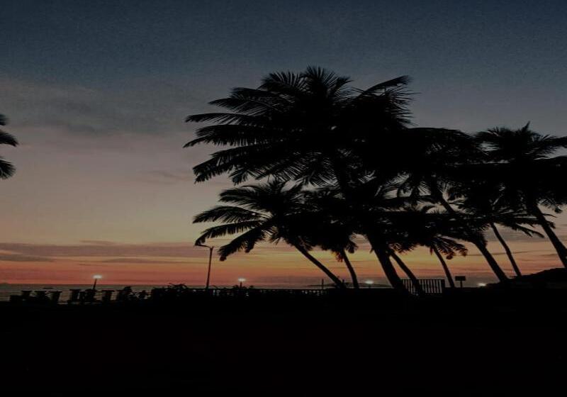 ペンション Leon Hide Out Guest House