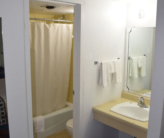 モーテル Osseo Inn