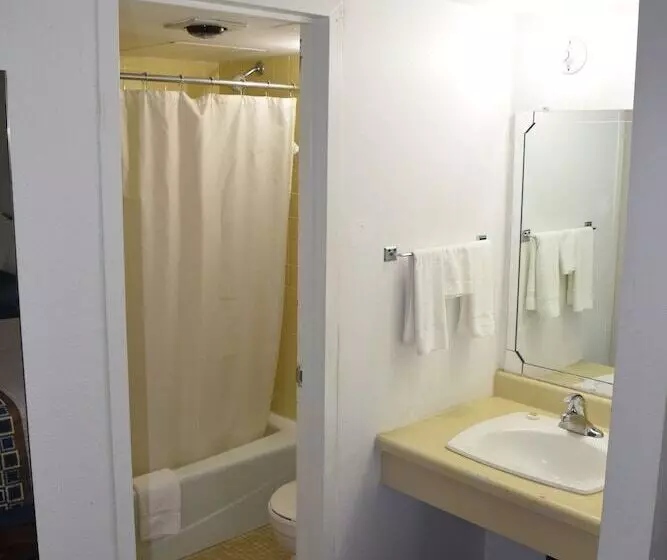 モーテル Osseo Inn