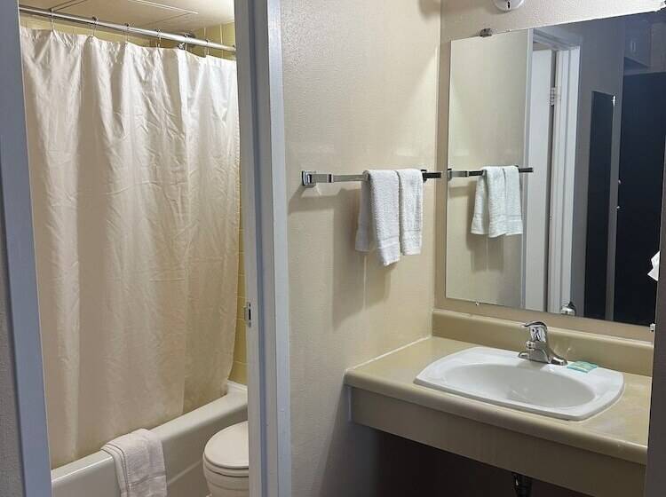 モーテル Osseo Inn