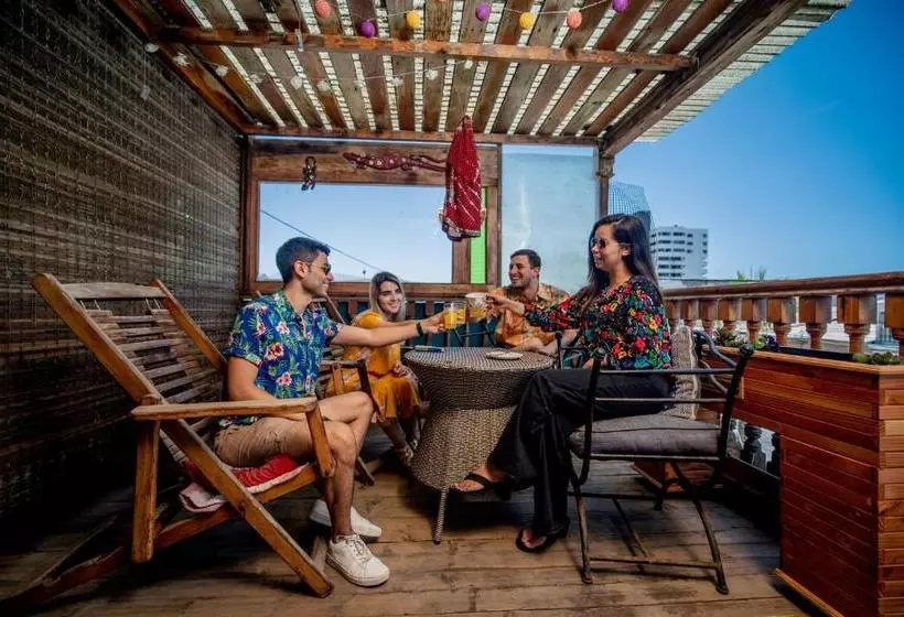 پانسیون Hostal Aloha Inn