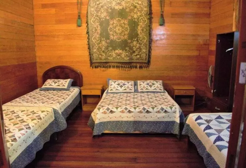 پانسیون Hostal Aloha Inn