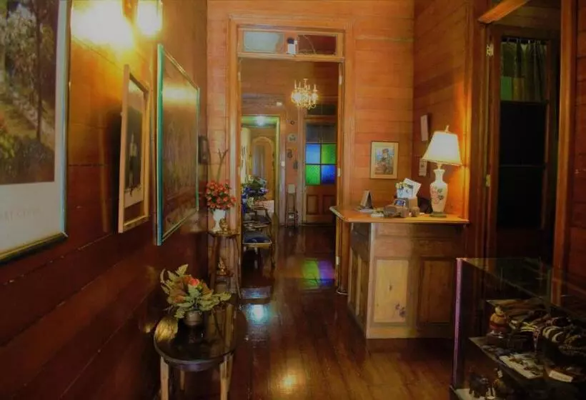 پانسیون Hostal Aloha Inn
