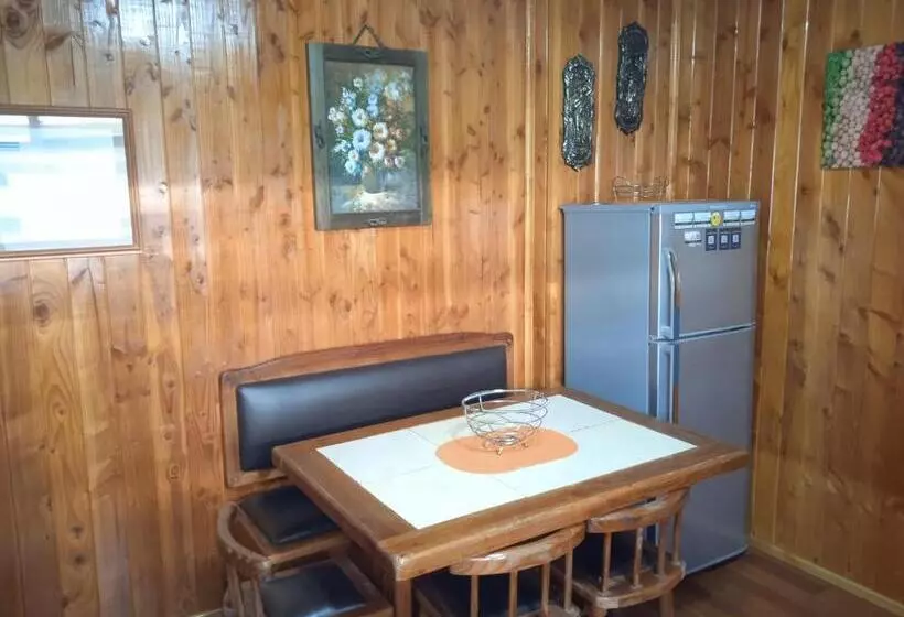 ペンション Hostal Mahuida