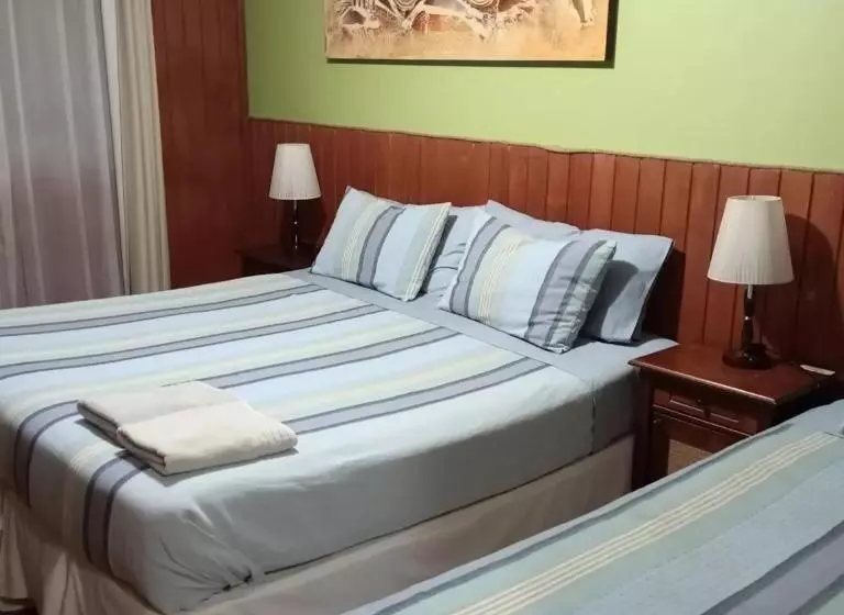 ペンション Hostal Mahuida