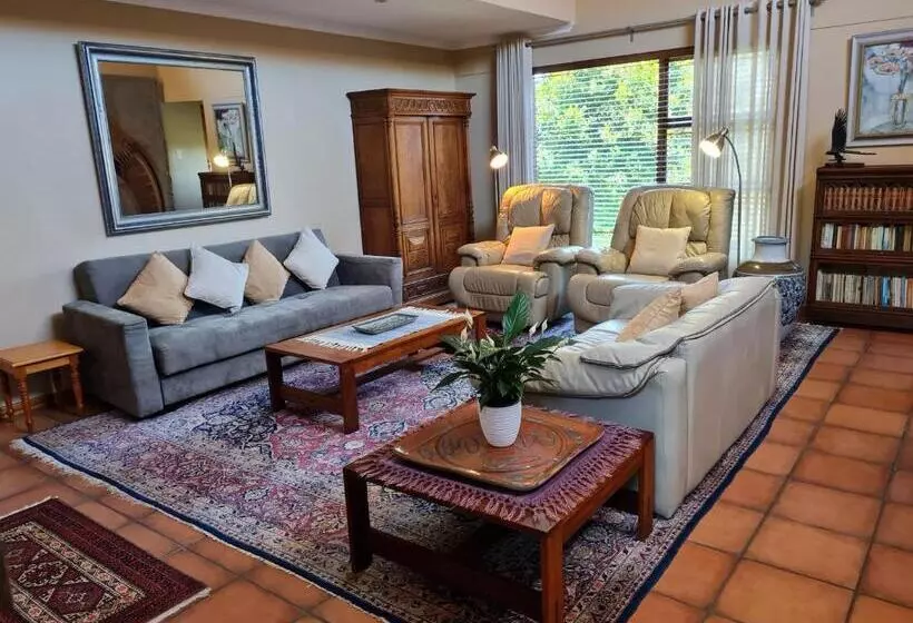 Majatalo Kaya Cabhozi At 306 On Heightsroad