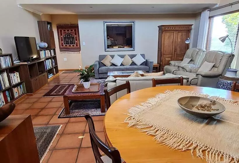 Majatalo Kaya Cabhozi At 306 On Heightsroad