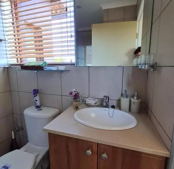 Majatalo Kaya Cabhozi At 306 On Heightsroad