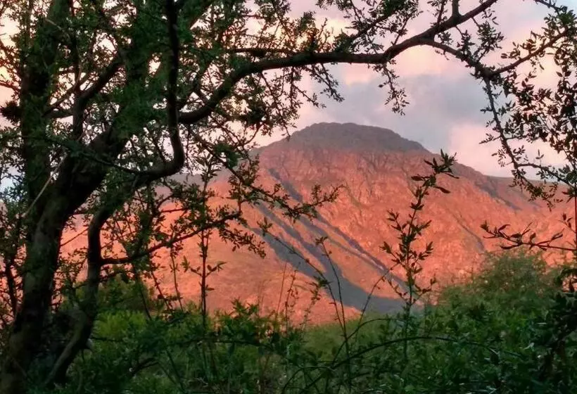 Retkeilymaja El Mundo Interior