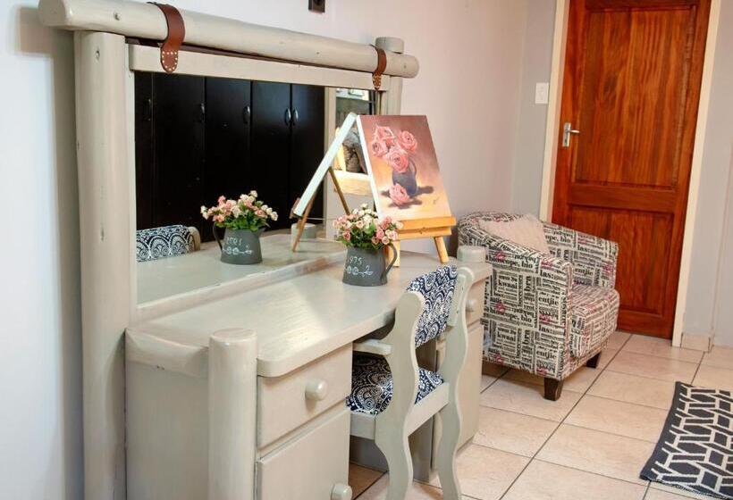 膳宿费 Four Seasons Guesthouses