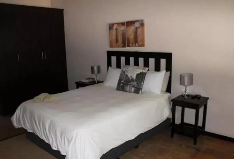 ペンション Four Seasons Guesthouses