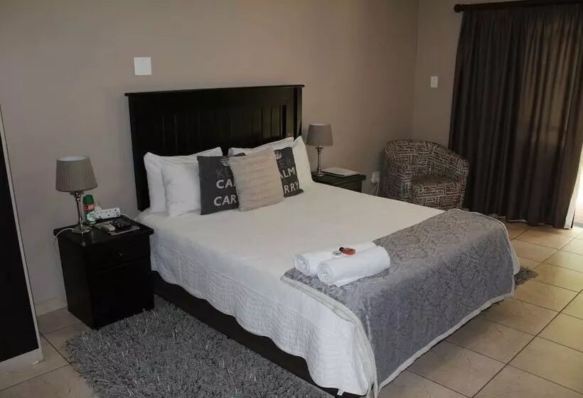 ペンション Four Seasons Guesthouses