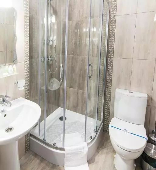 هاستل L.o.y Family