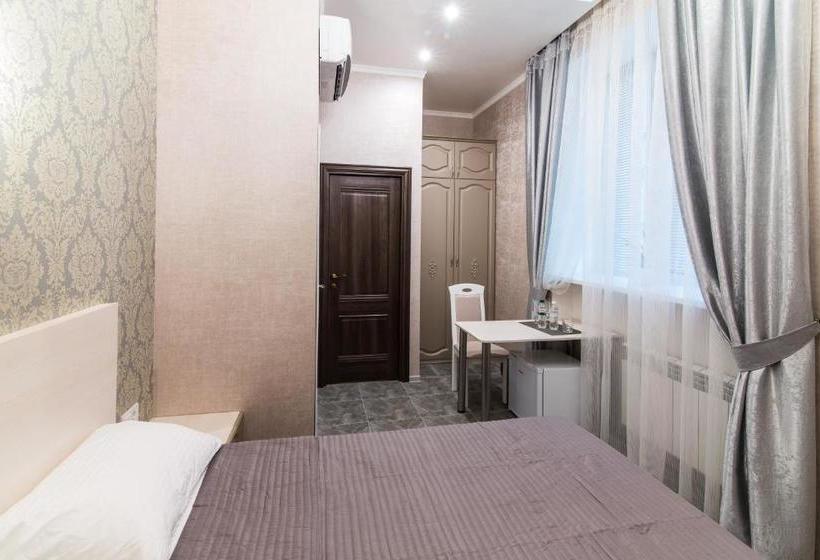 هاستل L.o.y Family